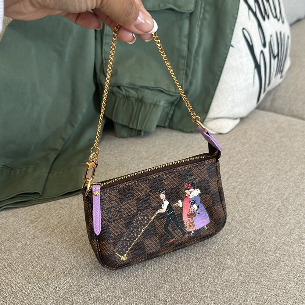 Louis Vuitton Damier Mini Pochette - Picture 6 of 17